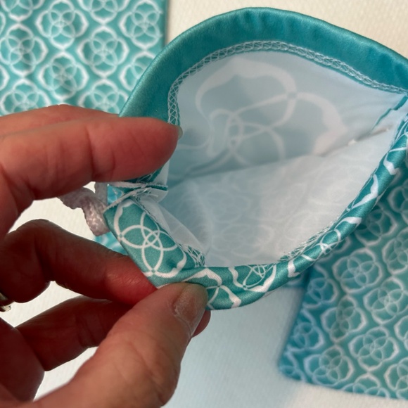 Kendra Scott Jewelry Bag Bundle 7 Bags Blue with White Logo Drawstring closure - Picture 5 of 6